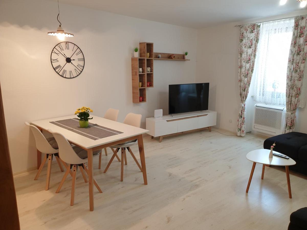 Apartment Old Town Umag Exteriör bild