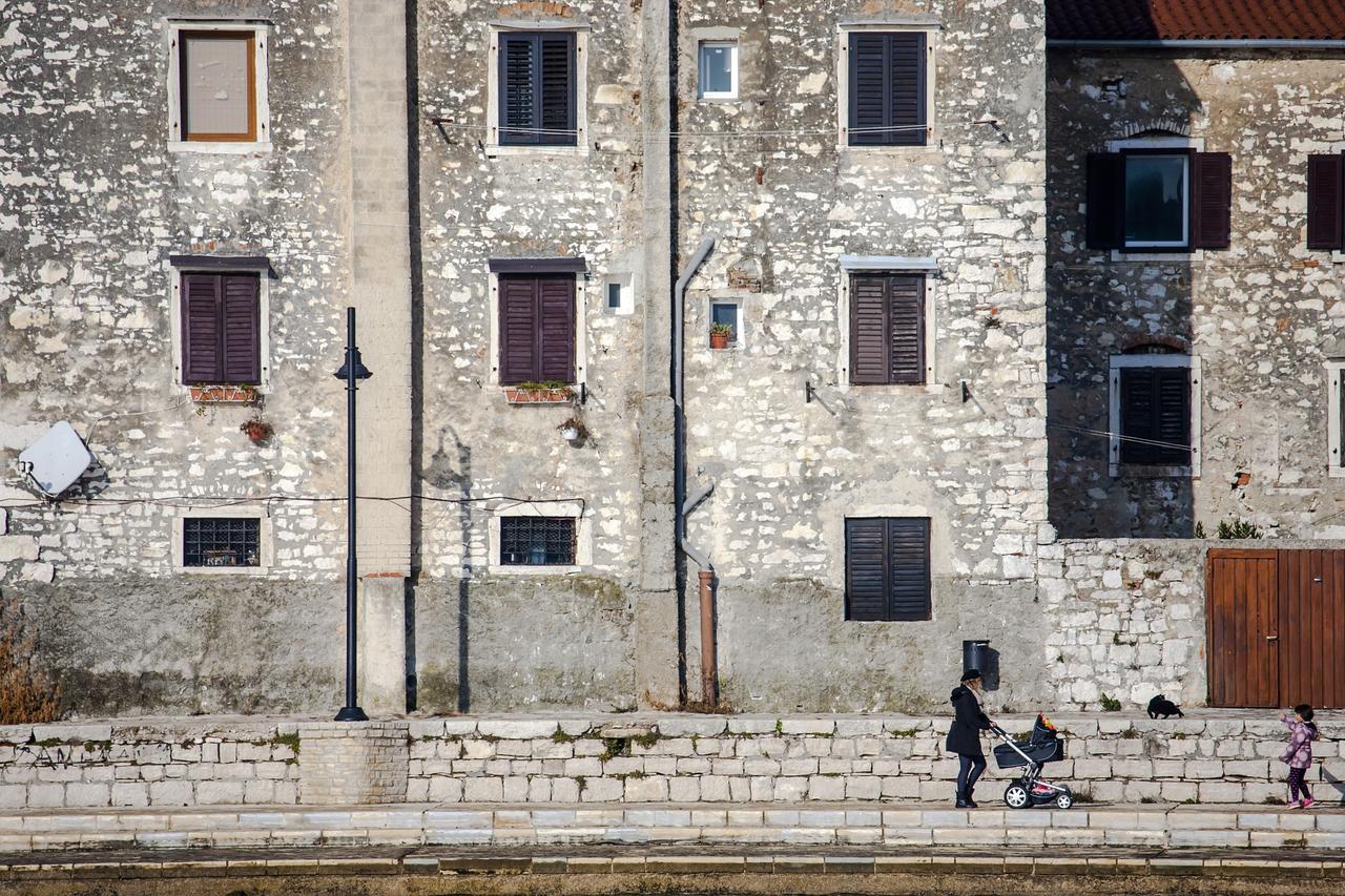 Apartment Old Town Umag Exteriör bild